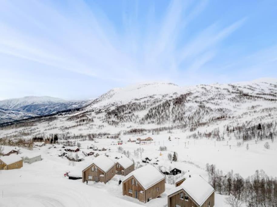 Flygende Utsiktshytte Med Magisk Utsikt Sogndal Kültér fotó